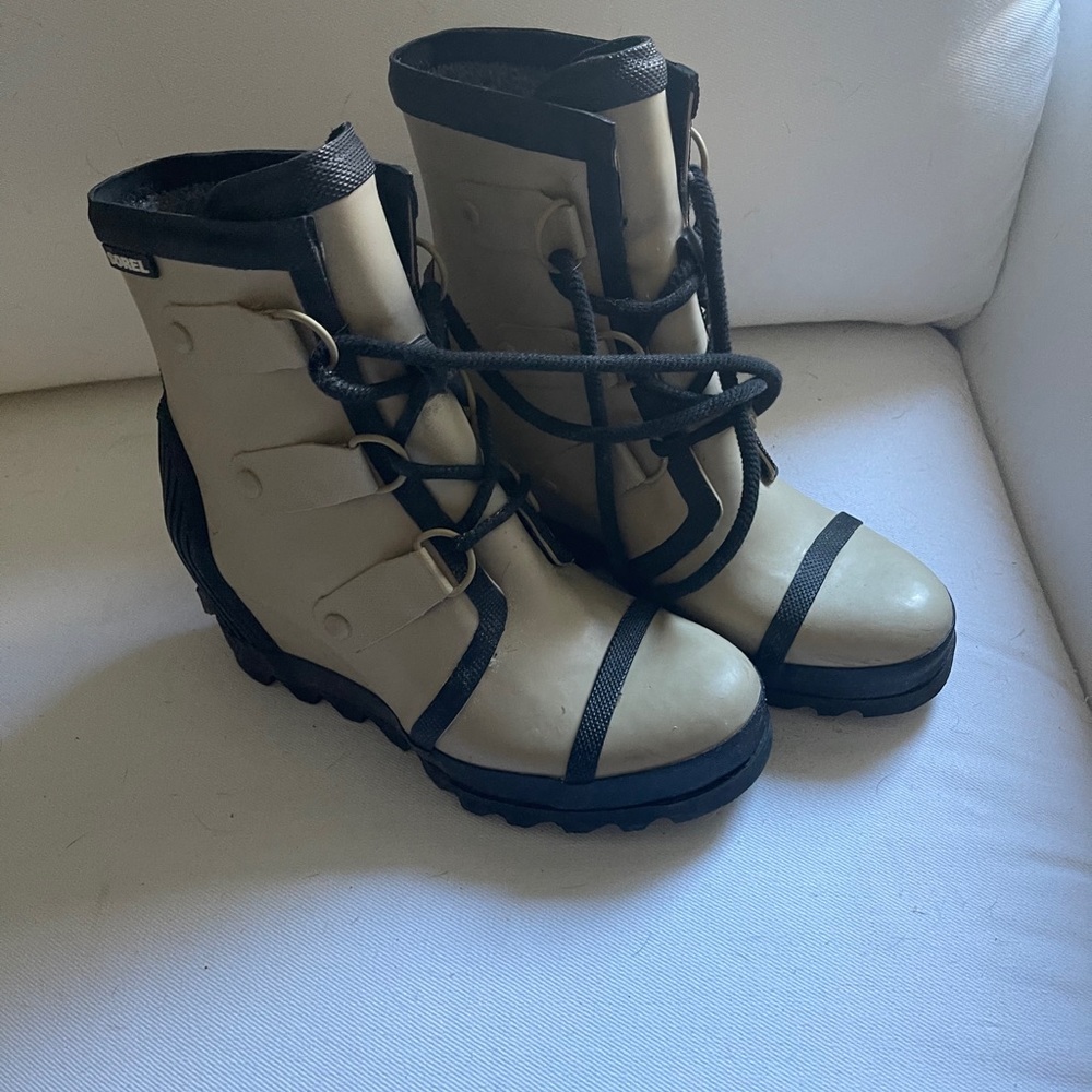 Sorel Joan of arch wedges rain boots